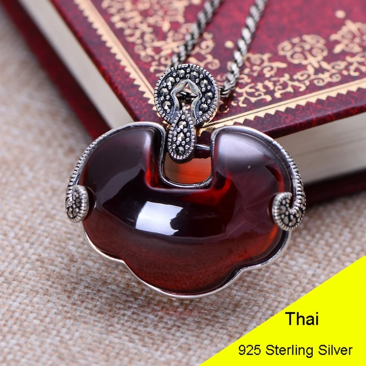 

925 Sterling Silver Retro Red Garnet Lock Pendant Women Thai Silver Fine Jewelry Gift CH032657