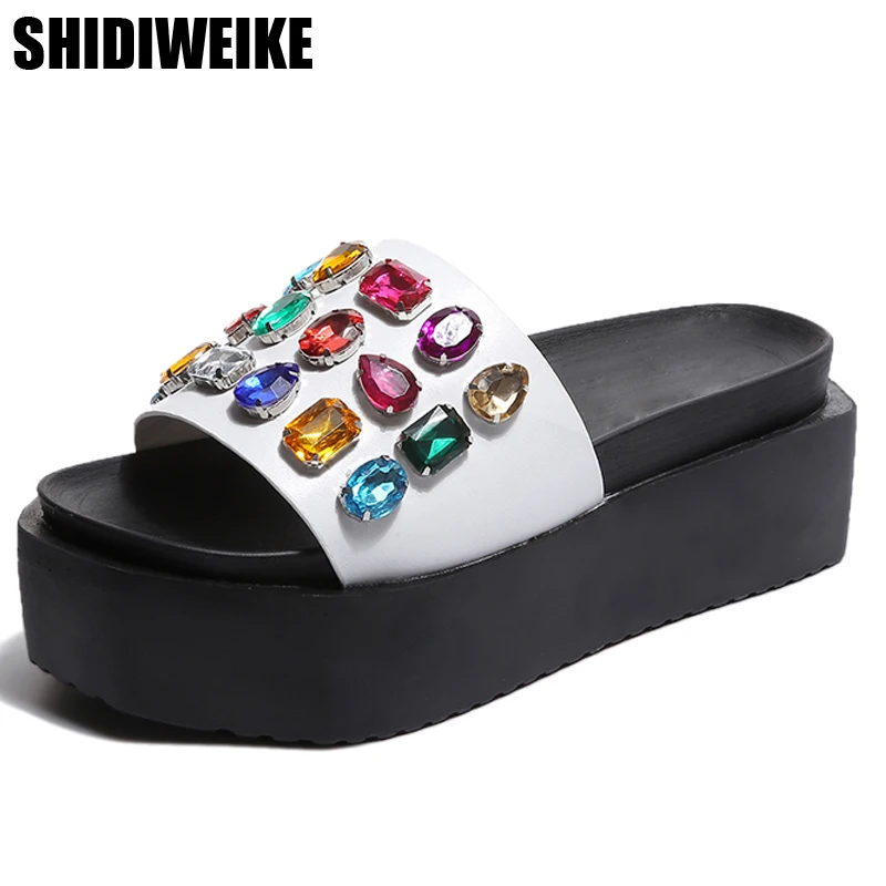 Fashion Women Slippers with Solid Diamond Female Summer Beach Water