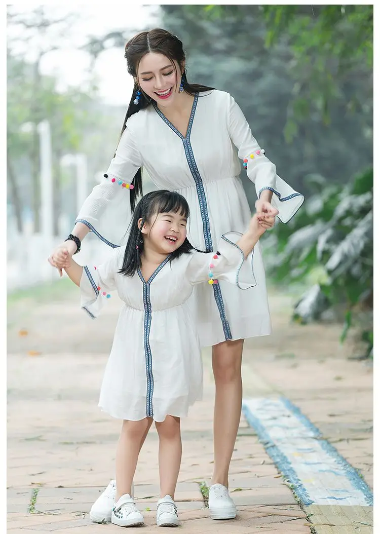 Платья для мамы и дочки; Одинаковая одежда для семьи; белое платье для мамы и маленькой девочки; Одинаковая одежда для мамы и дочки