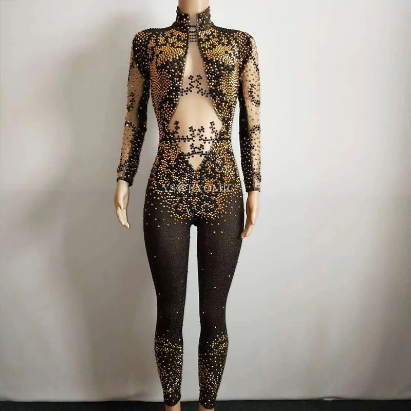 black and gold leggings outfit