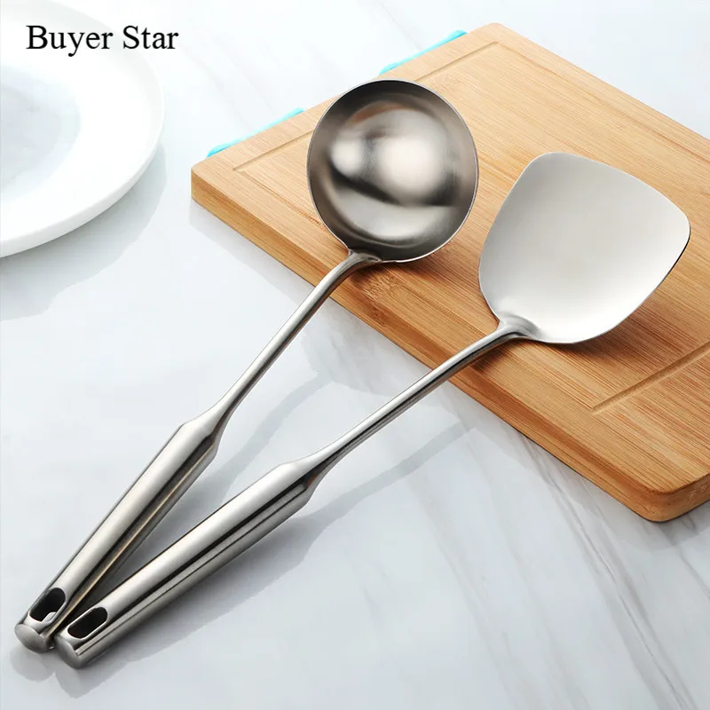 1pcs Thicken Stainless Steel Ladle Spoon Big Soup Ladle Useful Kitchen Turner Cooking Tool Utensil Tool - Silver
