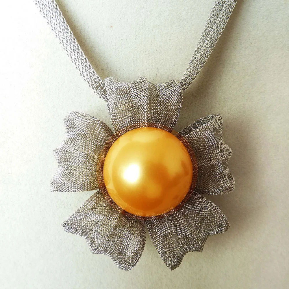 

Wholesale free shipping >>Natural AAA+ 20mm gold yellow fashion luxury shell pearl necklace & pendant