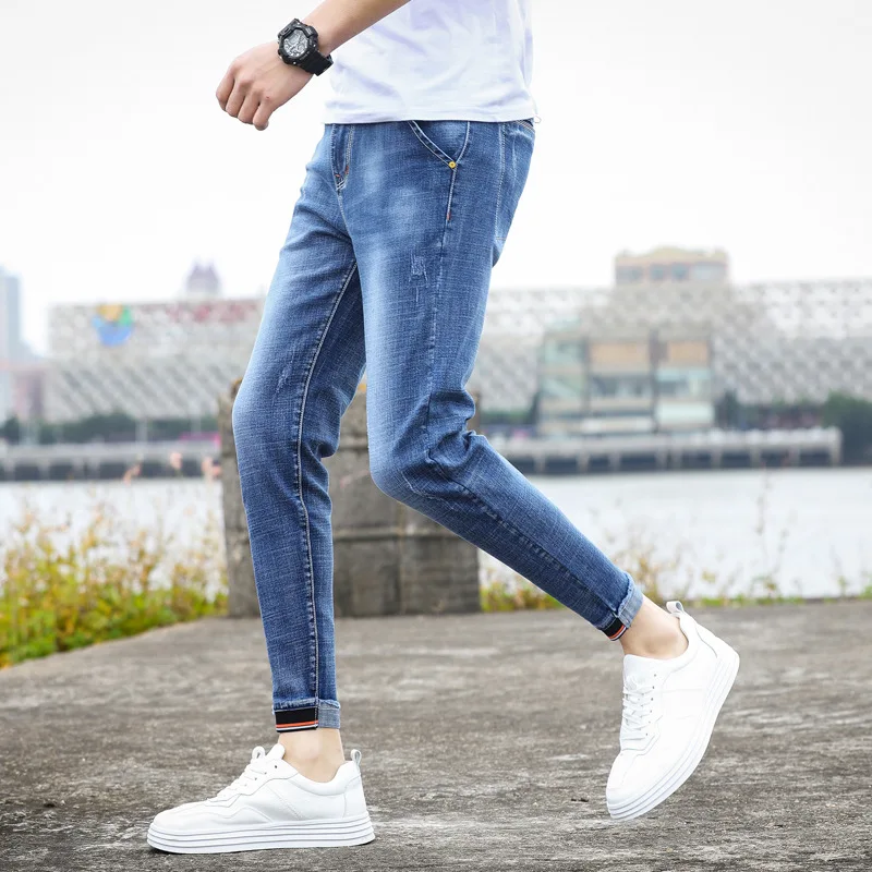 

The new men's spring 2019 beam foot stretch jeans cultivate one's morality joker nine points of jeans