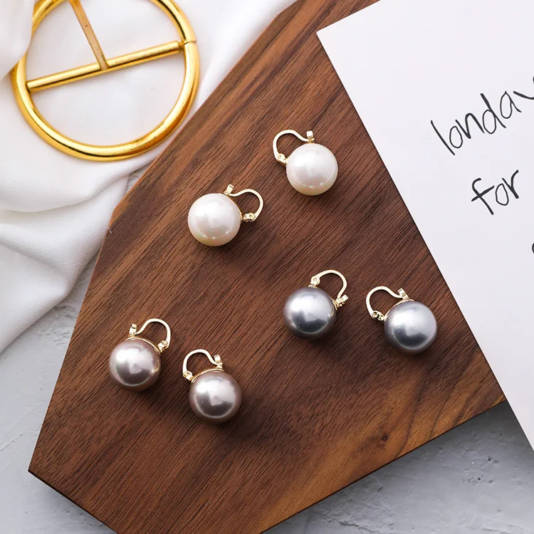 Высококлассные новые минималистичные Белые Серые маленькие жемчужные серьги-кольца для женщин, винтажные популярные мини жемчужные серьги-шарики