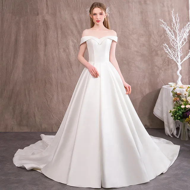 vestido de novia de satén con hombros descubiertos de moda 2018 de