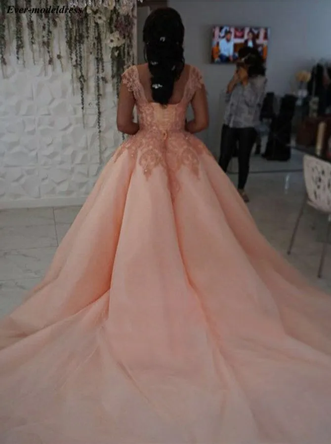 Розовые платья Quinceanera кружевное вечернее платье кружево с аппликацией и бисером сзади развертки поезд принцесса день рождения платья