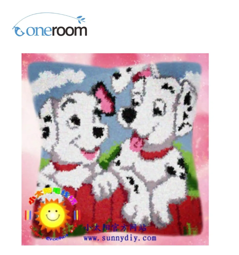 

BZ055 Two Dogs TH Hook Rug Kit Pillow DIY Unfinished Crocheting Yarn Mat Latch Hook Rug Kit Floor