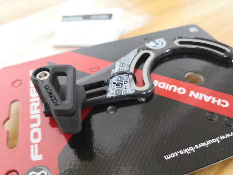 FORIERS ISCG-05 carbono con bicicleta ligera de nailon chainguide estable para 1X MTB drivetrain 30 T ~ 38 T FORIERS ISCG-05 carbono con bicicleta ligera de nailon chainguide estable para 1X MTB drivetrain 30 T ~ 38 T