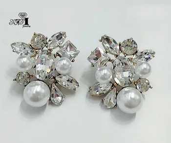 

YaYi Jewelry Fashion White Glass Rhinestone Dangle Crystal Earring Women's Fashion Ancient Gold Color Gem Earrings Gift
