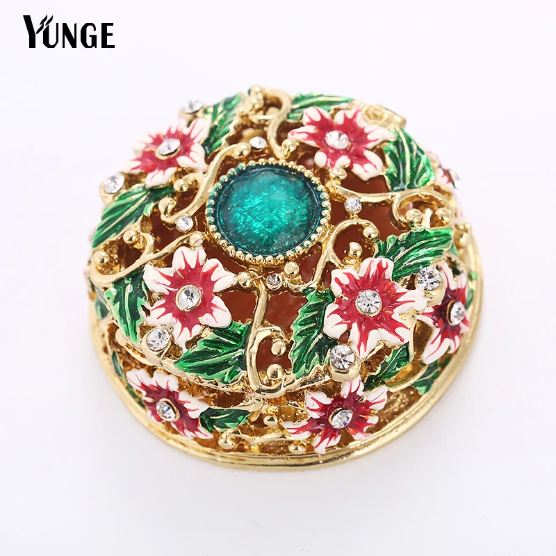 

Retro Flower Decor Hollow Trinket Box DIY Wedding Metal Crafts Rings Casket Vintage Gold Dressing Case Christmas Pewter Figurine