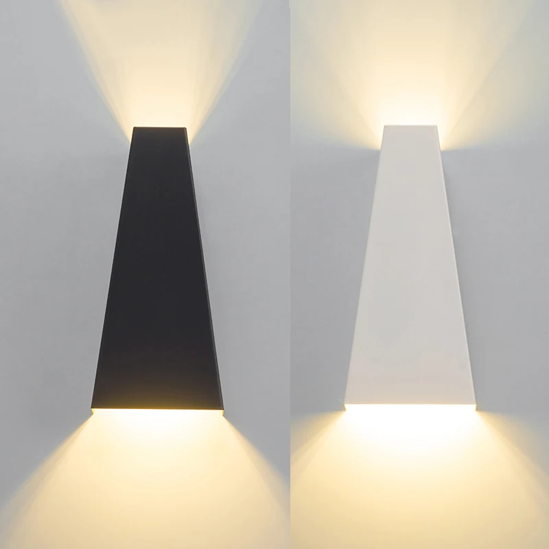 

Waterproof anti-fog LED wall lamp black/white contracted geometric vertebral column corridor courtyard lamp