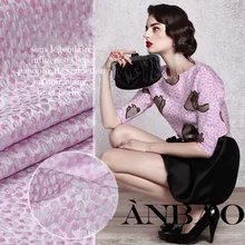 Очень красивая розовая Волшебная импортная стерео жаккардовая парча ткань одежда для старшего возраста на заказ хрустящая стильная ткань