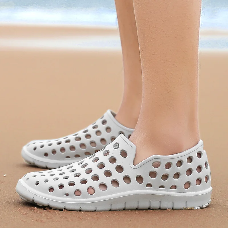 

Hollow hollow shoes men's sandals anti-skid beach shoes wading traceable Summer Outdoor Flat Casual Shoes Sandalias Hombre