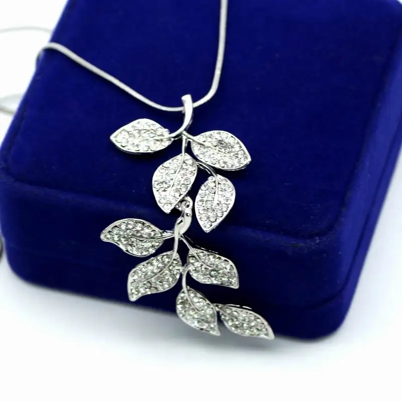 2017 Fashion Full Rhinestone Leaves Long Necklace Women New Necklaces
