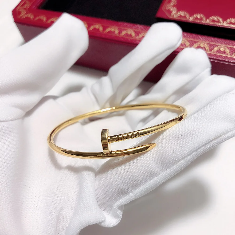 

Brand Luxurious temperament and fashion copper Nail Bracelet Dance party French quality Noble temperament, Queen's demeanor