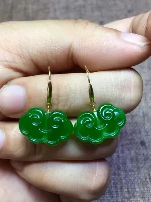 

Zhe Ru Jewelry 18k gold inlaid natural Hetian jasper spinach green Ruyi earrings Elegant female models Free certificate