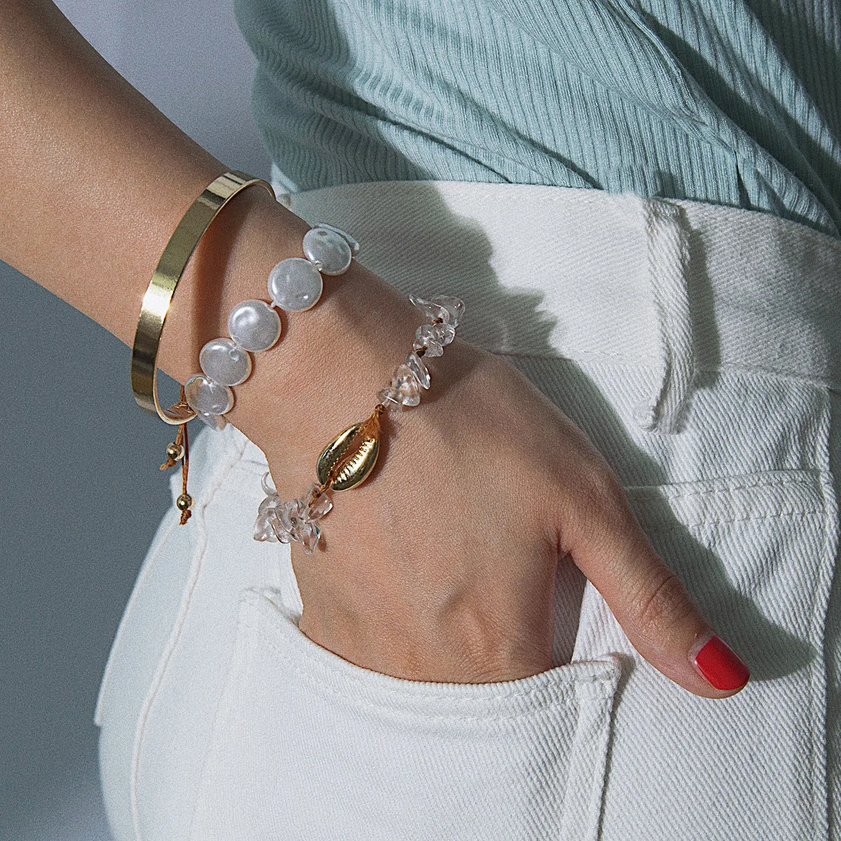

Luxury Gold Color Cowrie Shell Charm Bracelet for Women Imitation Pearl Bead Bracelet Crystal Cuff Bangle