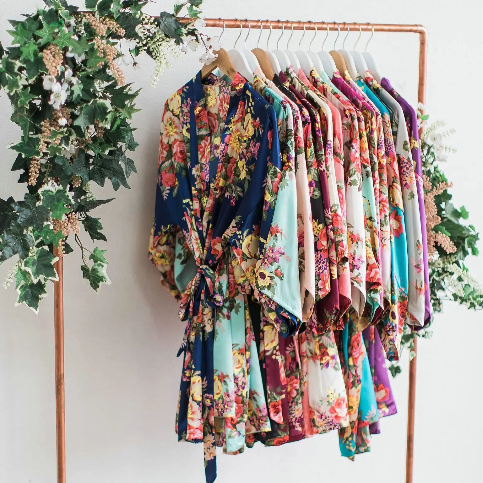

YUXINBRID New Wedding Bride Bridesmaid Floral Robe Satin Rayon Bathrobe Nightgown for Women Kimono Sleepwear Flower Plus Size