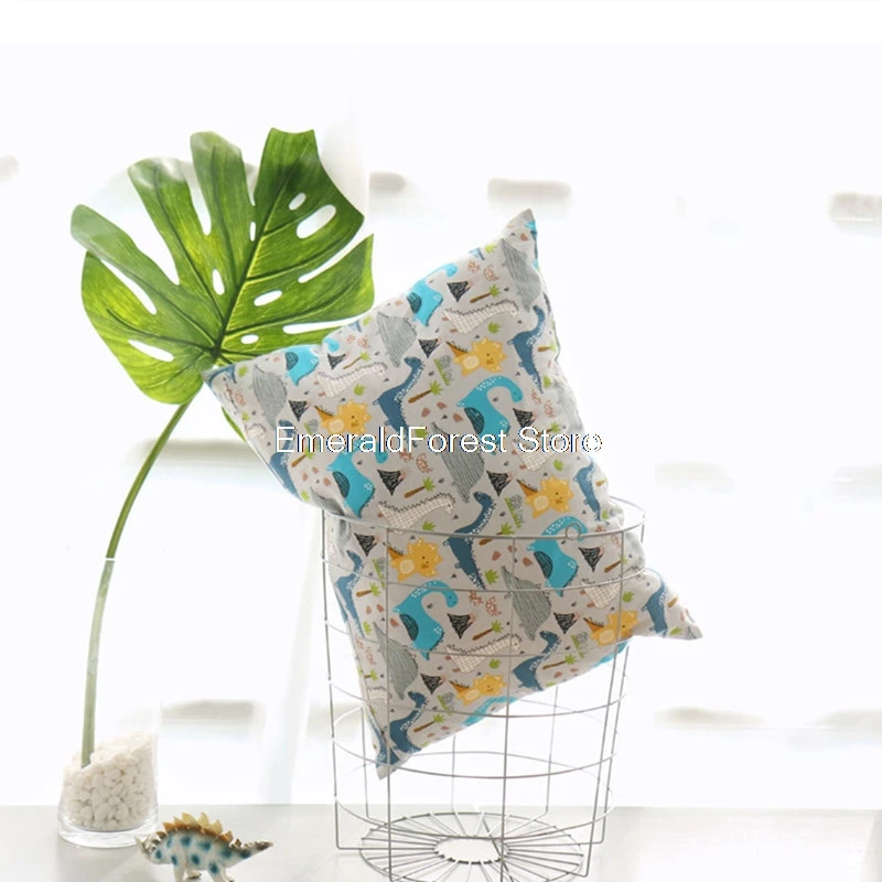 

High quality imported plain cotton fabric, cartoon dinosaur printed fabric, handmade DIY clothing dress baby clothes 90cmx110cm