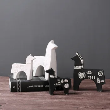 

Creativity North European Ceramic Horse Great Horse Model Figurines Villa Ceramic Animal Horse Miniatures Furnishing Decor