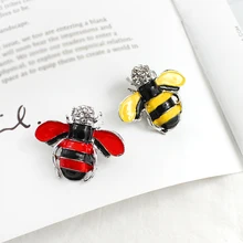 Broche de abeja bonito de moda rojo amarillo insecto cristal abeja esmalte Pin Knit Coat insignias para mochila Niña Accesorios coreanos regalos para niños