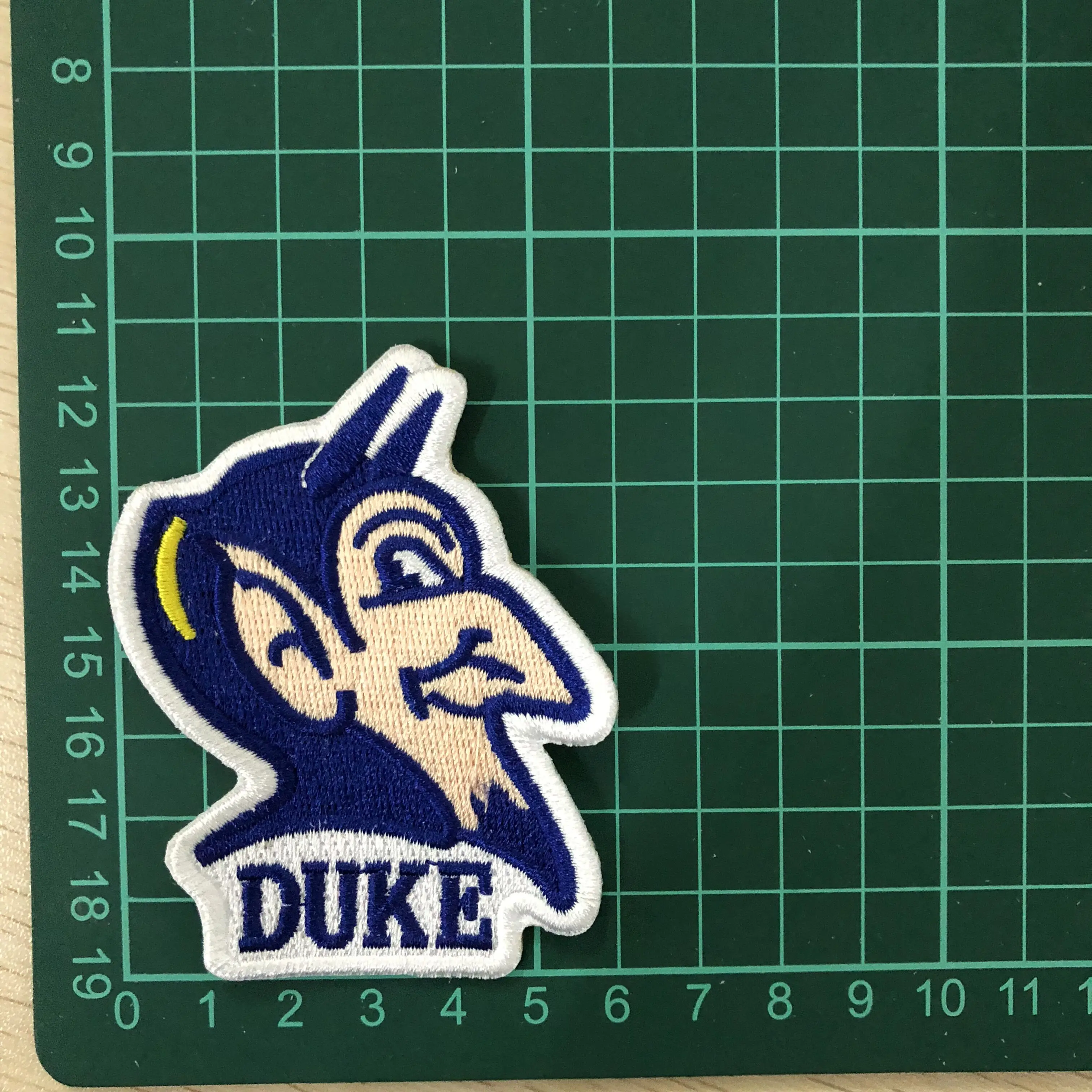 

Personalised Logo Custom Made Patch Badges for promotional gift giveaway Embroidered Patch With Fastner