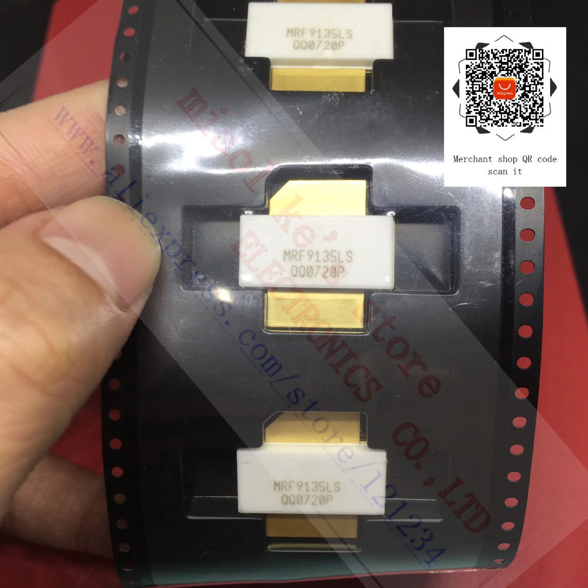 MRF9135LS MRF9135LSR3 [880MHz 135W 26V 17.8dB чехол 465A-06/NI-780S]-РЧ-транзистор с боковой N-CH