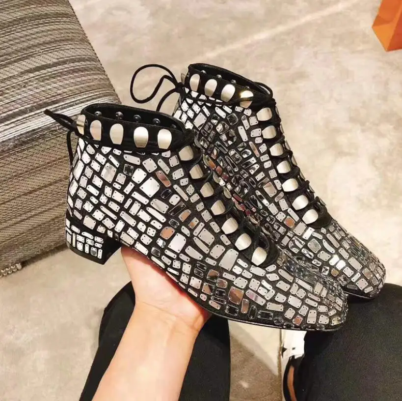 

New fashion metal sequins in autumn and winter with Square heads and English style short tube Martin boots