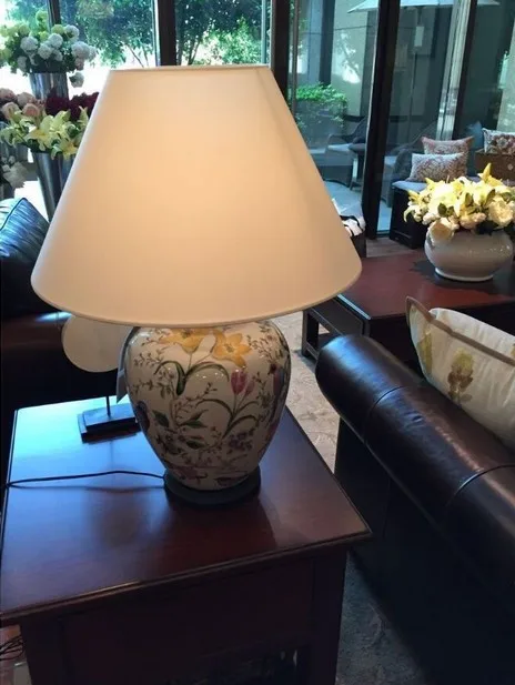 Туда светодиодный настольный светильник ручной росписью цветы и птицы Керамика настольная лампа Гостиная настольная лампа из ткани E27 110 V