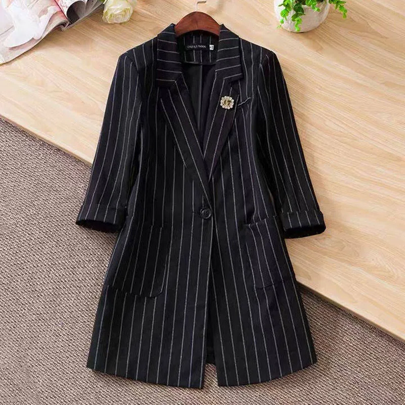 Ladies fashion Striped Single breasted blazer Casual Notched Simple basic blazer women female outwear black white clothes - Цвет: brooch black