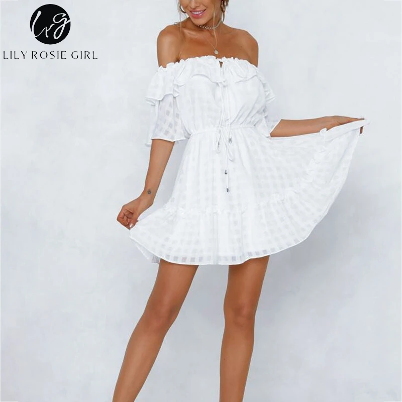 Conmoto Короткое пляжное платье однотонное в стиле бохо летнее с открытыми плечами