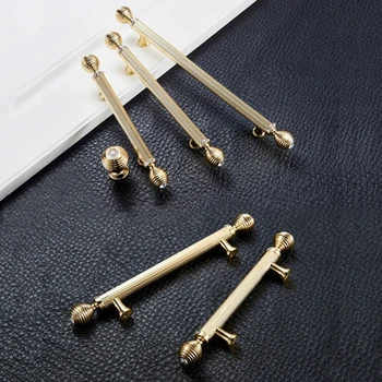 

Zinc Crystal Royal European Gold Door Pull Knob Handle Furniture entry door