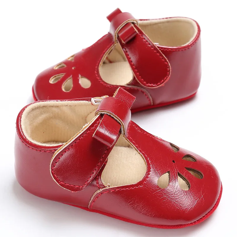 Мягкие Мокасины для новорожденного из искусственной кожи с резиновой подошвой; модная обувь с цветами для маленьких девочек; вечерние туфли для первых ходунков - Цвет: red