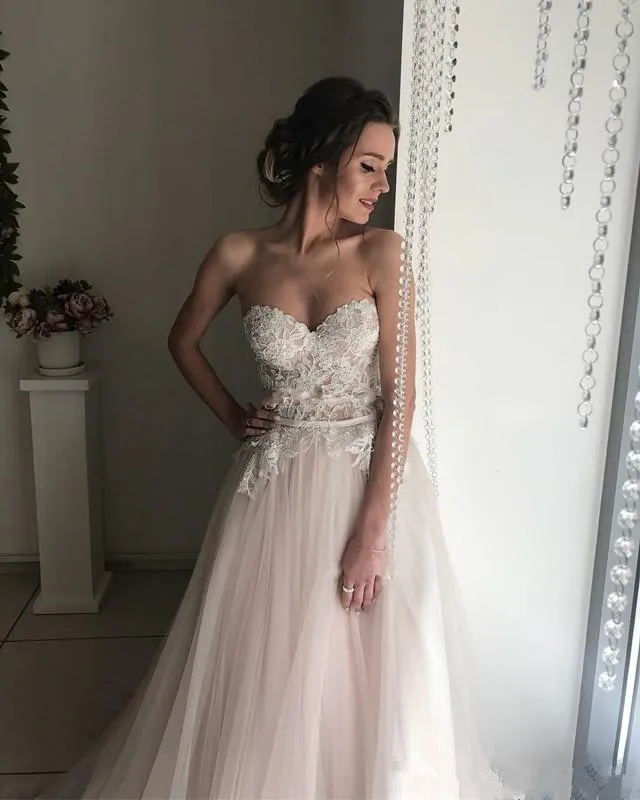 2019-elegant-lace-wedding-dresses-sweetheart-appliques-tulle-floor-length-champagne-ivory-bridal-dresses-autumn-country-garden-wedding-gown_