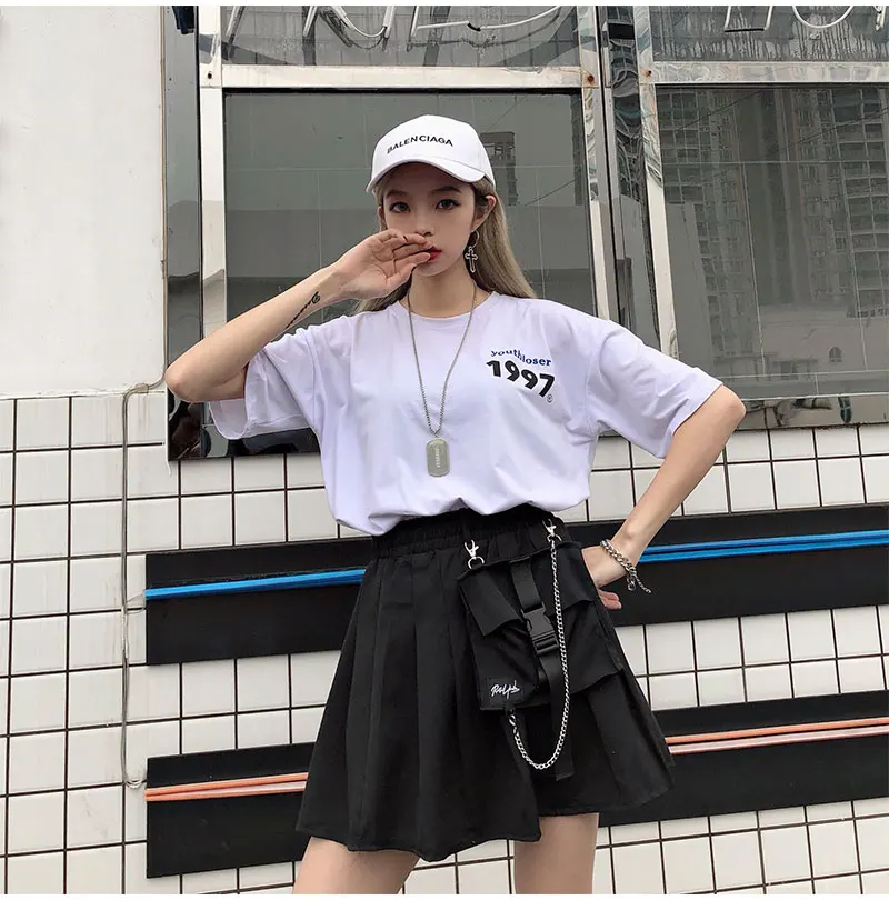 New Womens Skirts Autumn Fashion Short Skirt Female Pleated School Skirt Loose Pocket High Waist Metal Chain Summer Bottoms