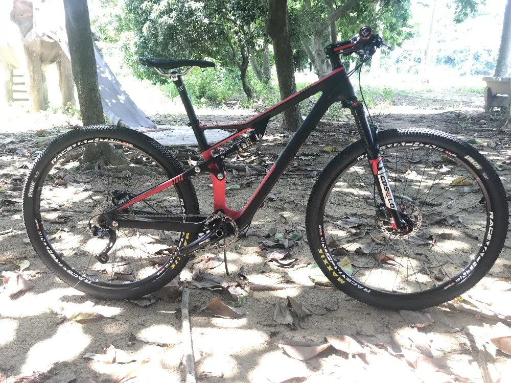Hot sale ! Carbon Suspension Bicycle,29er Mountain Bike Carbon Complete Suspension Bike 15 17 19 inch sospensione bici Hot sale ! Carbon Suspension Bicycle,29er Mountain Bike Carbon Complete Suspension Bike 15 17 19 inch sospensione bici