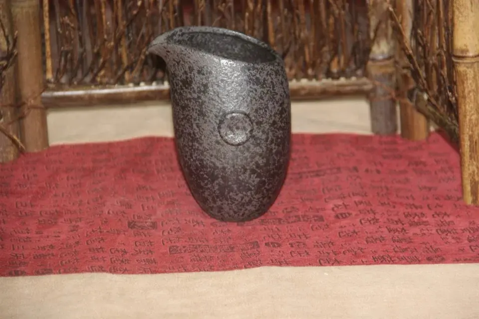 

Cha Hai Rough pottery Fair cup manual Pottery Insulation Anti-hot catch tea sea for puer oolong black tea about 283ml