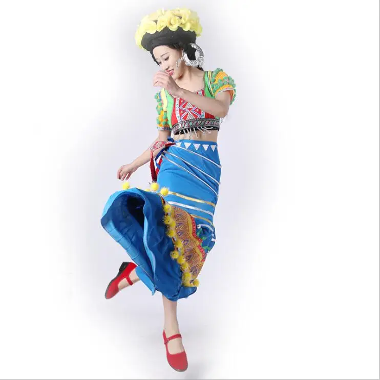 

Chinese Ethnic Minority Outfit Hat + Top + Skirt Yun Nan Province A chang Nationality women Dancing Costume Achang Race Clothing