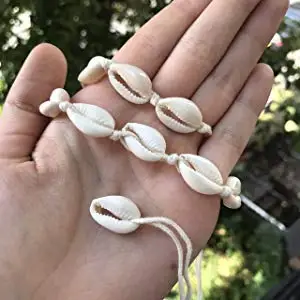white shell necklace