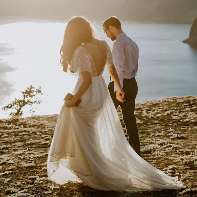 

Sexy Backless Chiffon Beach Wedding Dress 2019 Lace V neck Short Sleeve Vestido de Noiva Romantic Boho Wedding Dresses