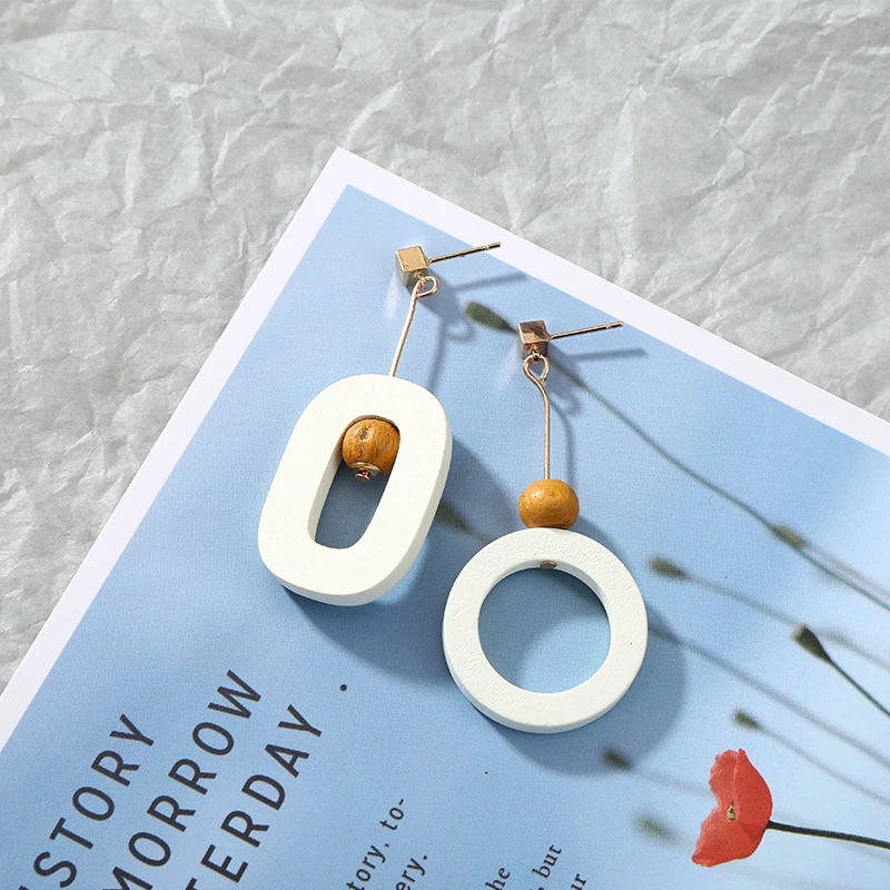 

Vintage Wooden Pendant Earrings Metal Round Long Geometric Drop Asymmetry Earrings For Women Ethnic Style Earrings Jewelry Gifts