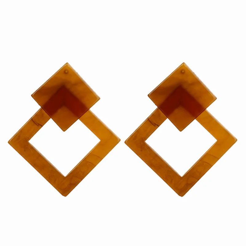 (4)