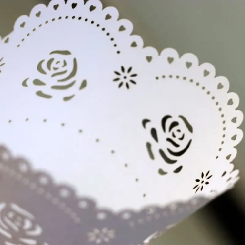50 шт. лазерная резка розы Кружева укладка конфеты Свадебная вечеринка Сувениры конусы-конфетти бумага конус украшения поставки подарок