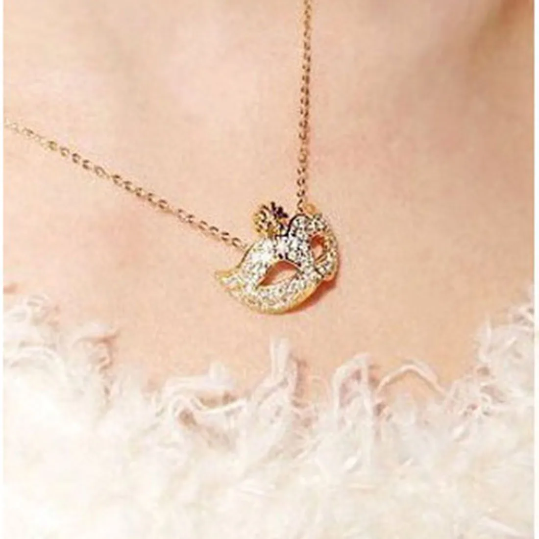 Women Necklaces Vintage Retro Style Charm Mask Pendant Necklace Novelty
