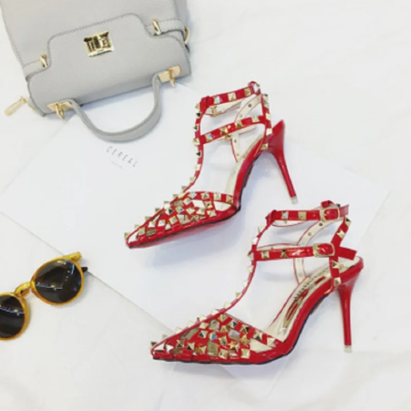 

2019 rivet sandals T-strap sandals hollow pointed sandals stiletto sandals high-heeled pointed rivets