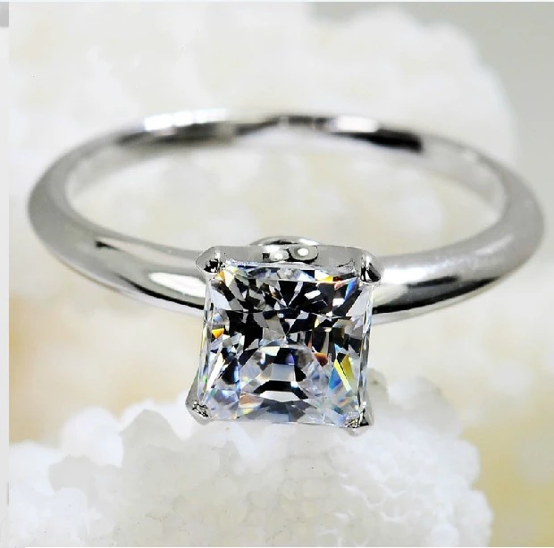 

Solid 14Karat White Gold Synthetic Diamonds Ring 1CT Solitaire Excellent Princess cut Diamonds Wedding Ring Gift