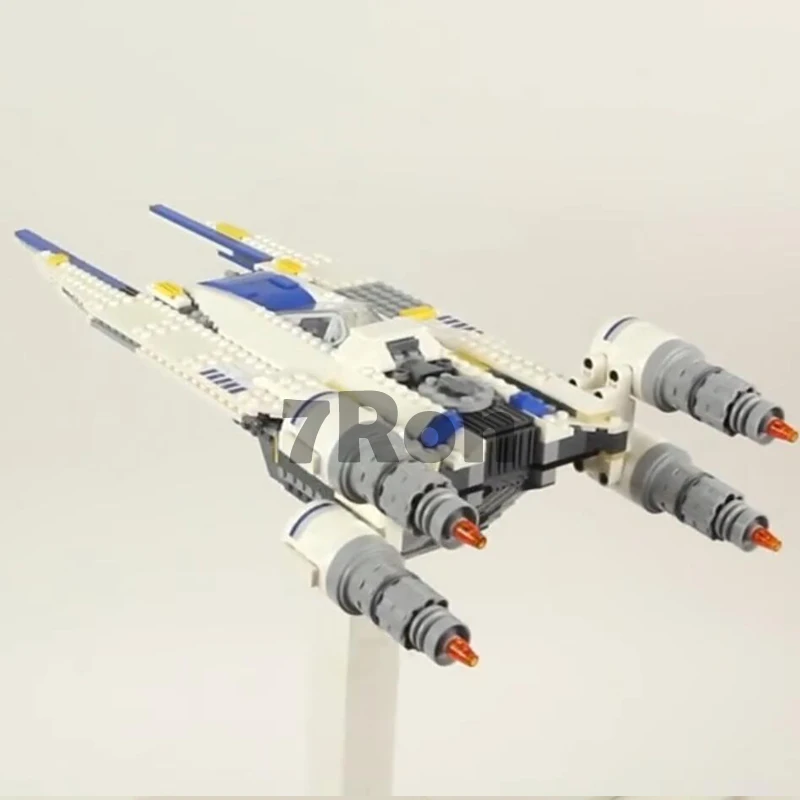 Модель здания Конструкторы 05054 679 шт. Star Series Wars U истребитель Кирпичи образования