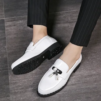 

2020 Business Shoes Men Brogues Leather Men Casual Shoes Classic Tassels Loafers Male Footwear Black White Shoes A1612