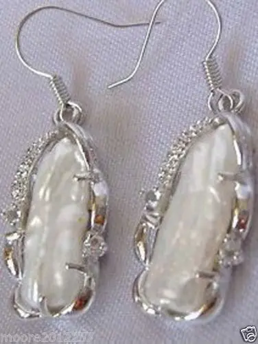 

FREE SHIPPING HOT sell new Style >>>>Beautiful White Baroque Freshwater Pearl inlay Silver Dangle Earring