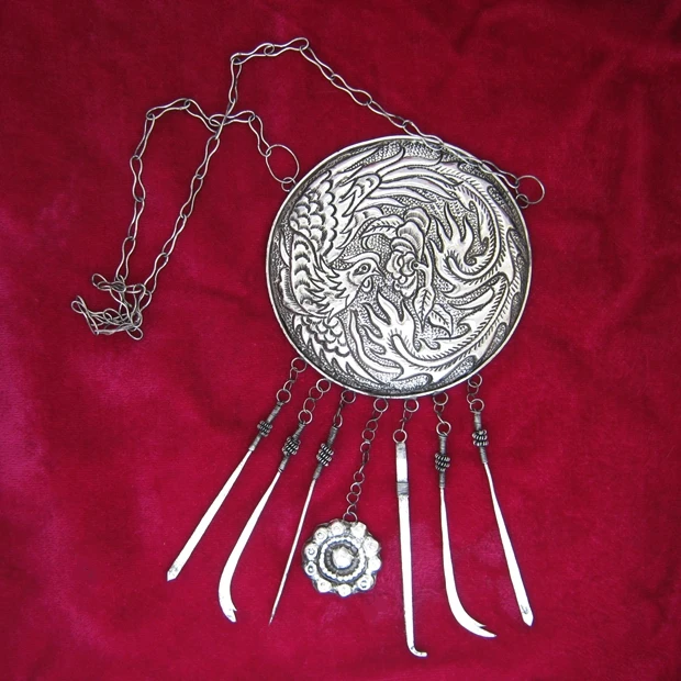

Selling Jewelry>>>Guizhou handicrafts Hmong handmade Miao silver pendant sweater chain exaggerated old Phoenix necklace